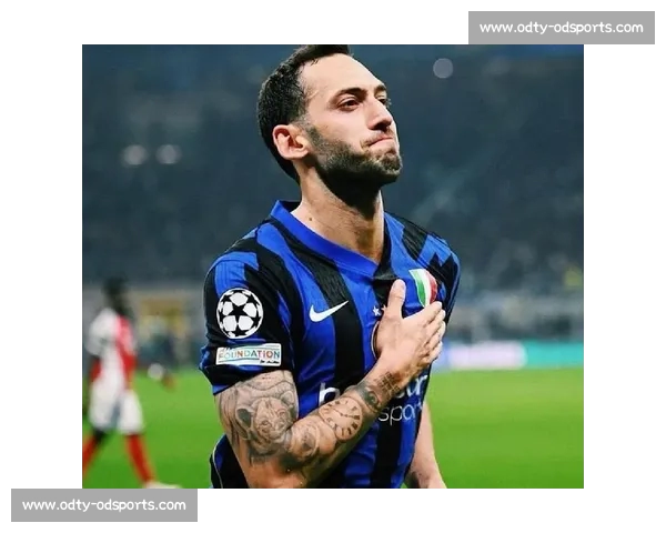 土媒：加拉塔萨雷暂停恰尔汗奥卢谈判，转攻曼城中场 B 席